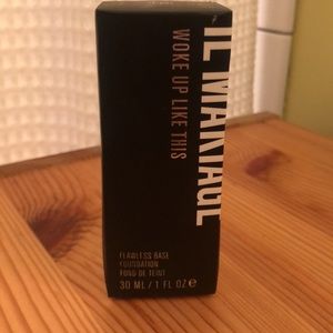 Il Makiage “woke up like this” in #120.